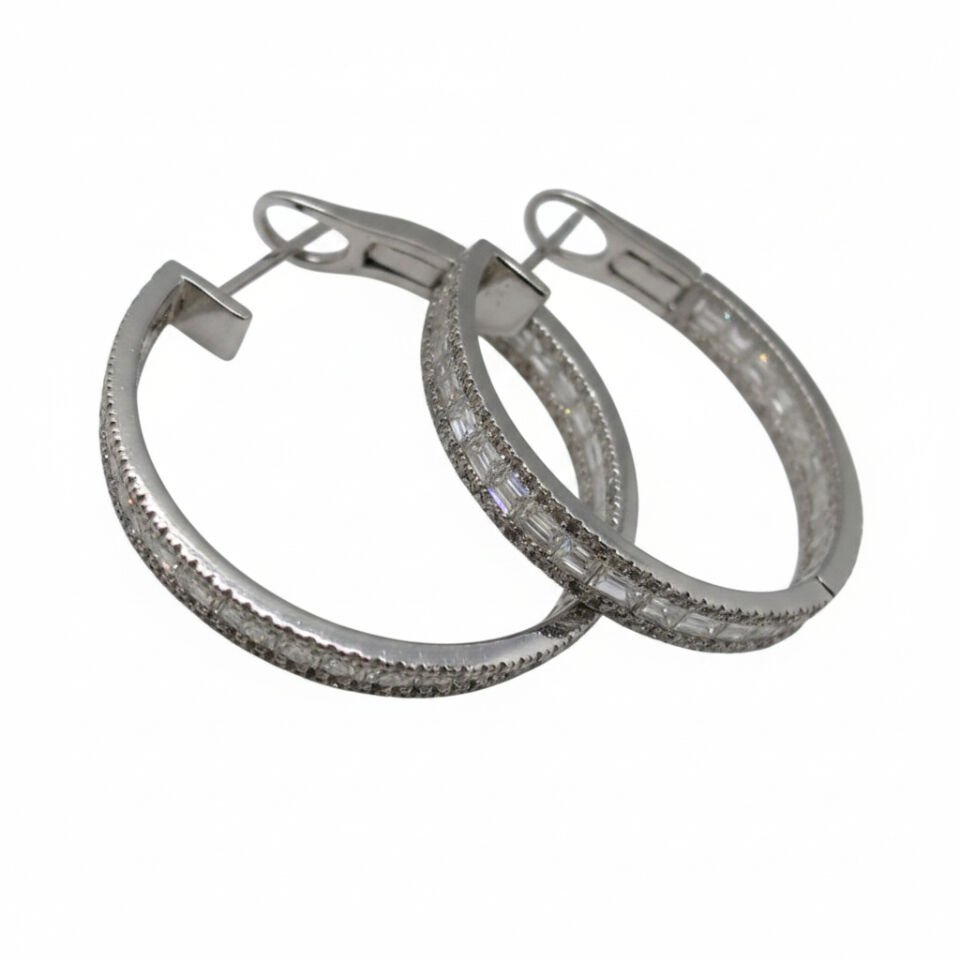 Halka Pırlanta Baget Taşlı Küpe   -   PK0001231