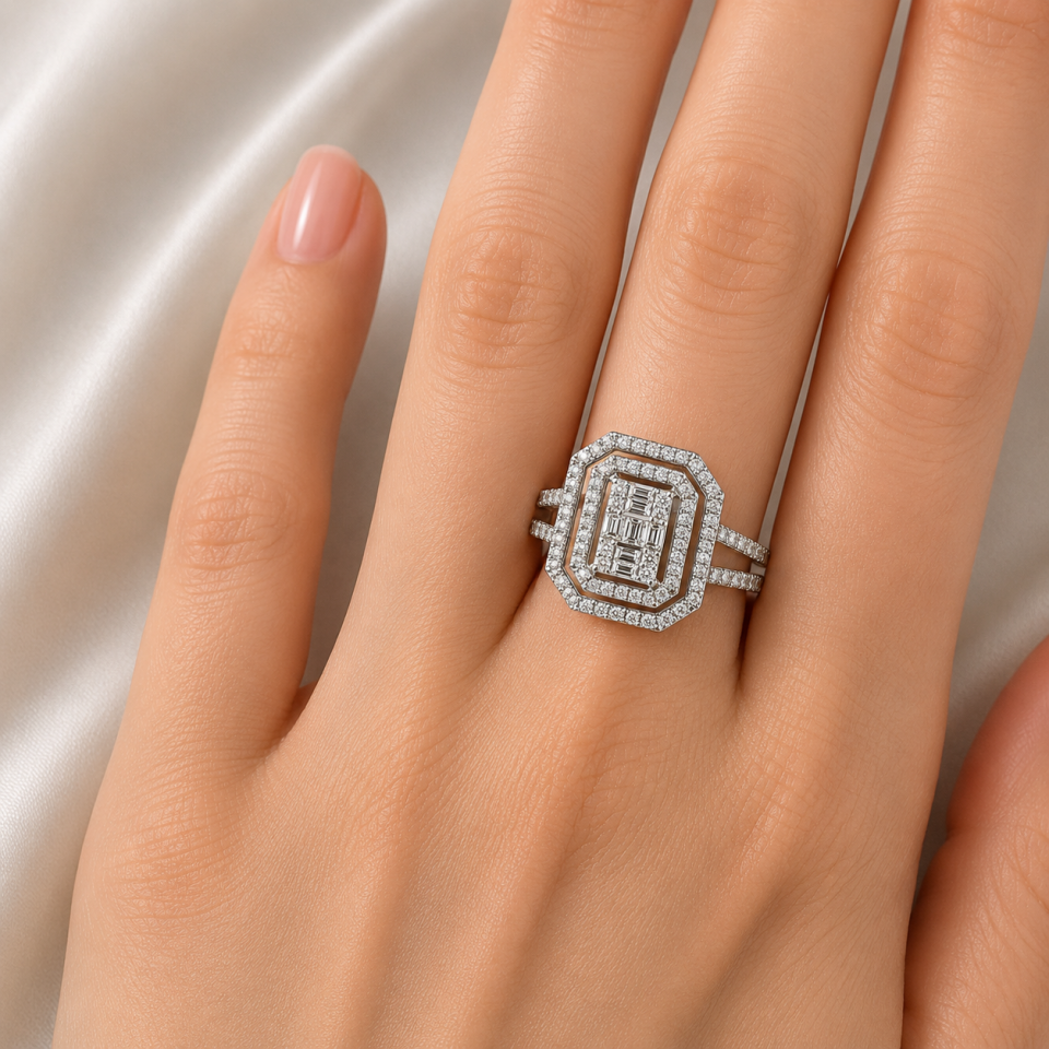 Emerald ve Baget Pırlanta Modern Sekizgen Yüzük   -   PY0002713