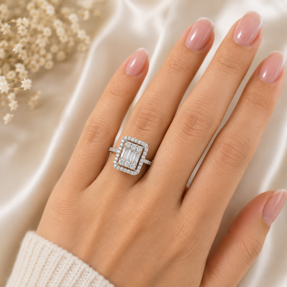 Emerald ve Baget Pırlanta Çerçeveli Modern Tasarım Yüzük   -   PY0002720