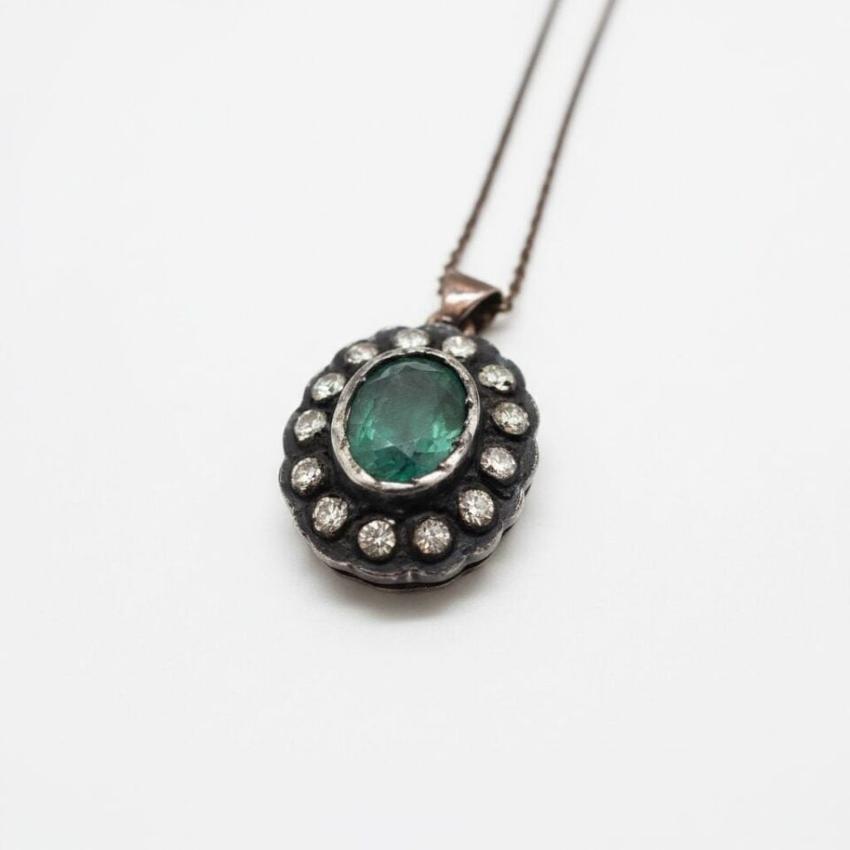 Oval Kesim Zümrüt ve Pırlanta Taşlı Elmas Montür Kolye   -   PG0001050